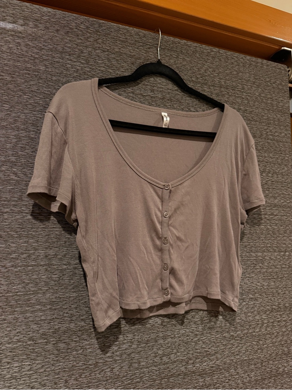Aritzia Sunday Best Button-Front Scoop Neck Crop Top - Taupe